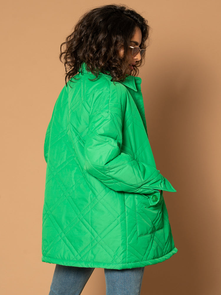 
            
                Load image into Gallery viewer, JESSICA - BUTTON UP OVERSIZED QUILTED JACKET IN GREEN
            
        