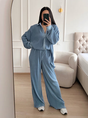 
            
                Load image into Gallery viewer, SASKIA - RELAXED FIT PANTS IN BABY BLUE
            
        