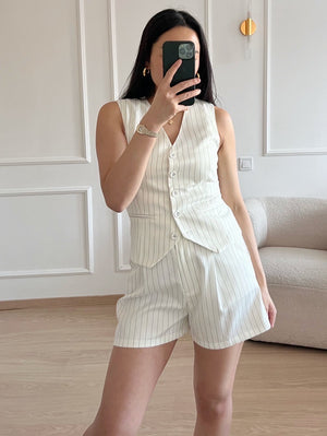 
            
                Load image into Gallery viewer, KEIRA - PINSTRIPE SHORTS
            
        